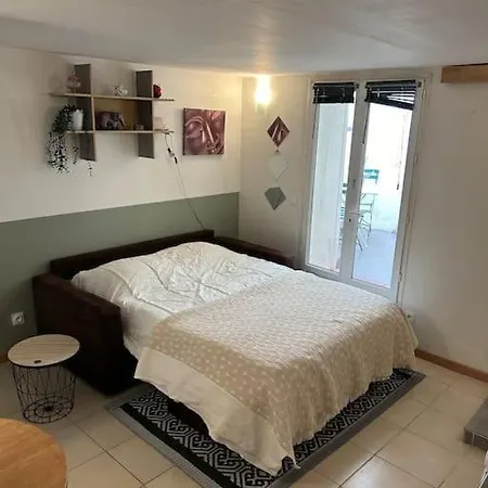 Apartament Sanae *